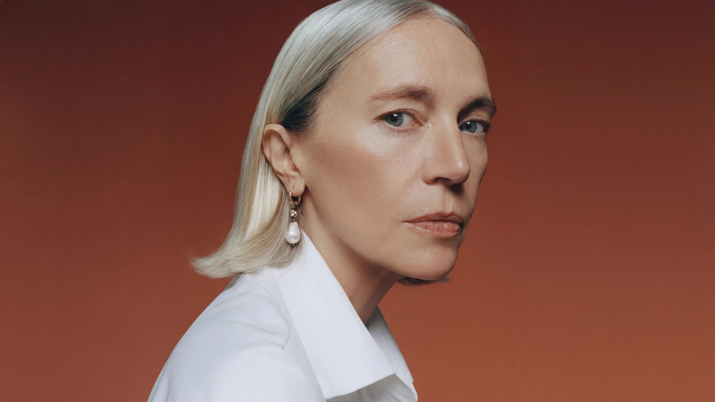 AI去皱工具示例:专业处理前