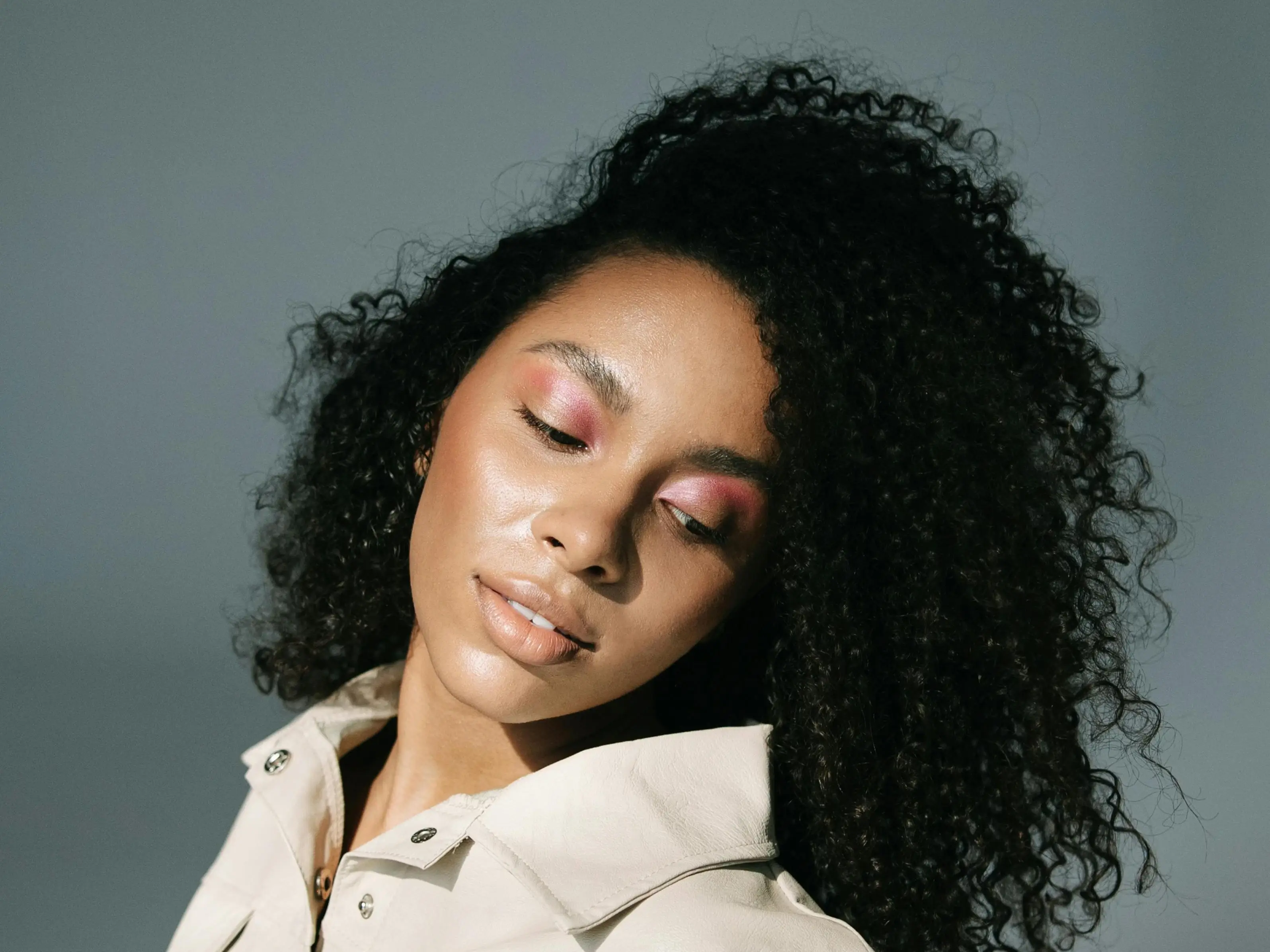 AI Background Remover Sample: woman without background | VisualGPT